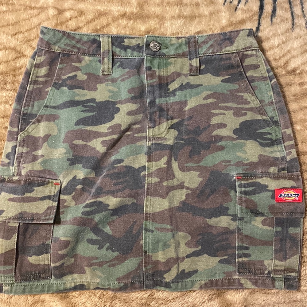 Dickies Camouflage skirt with Pockets